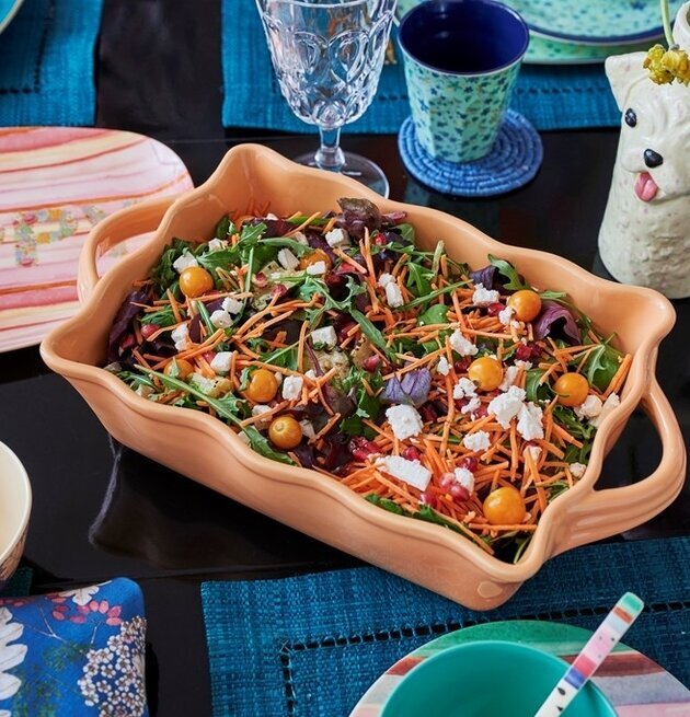 Ugnsform Large Aprikos från Rice på färgglatt dukat bord