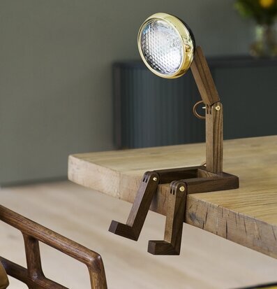 Mr Wattson Bordslampa Mässing/Matt Svart från Piffany Copenhagen