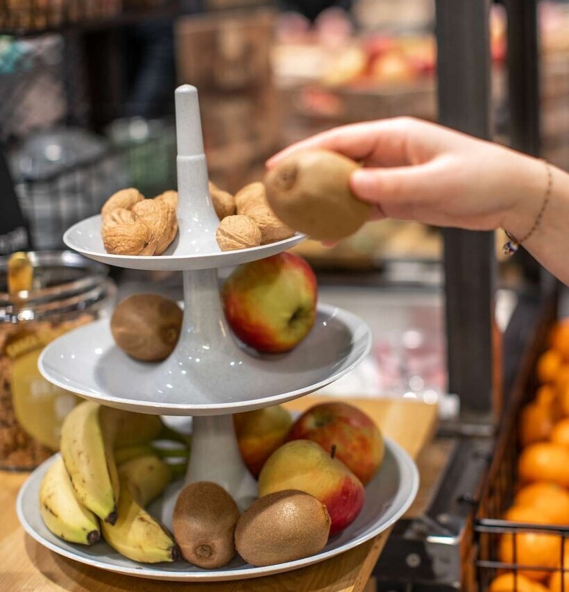 Babell Kakfat/Våningsfat Organic Grey Large från Koziol