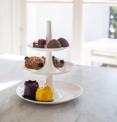 Babell Kakfat/Våningsfat Vit XS från Koziol på marmorbänk