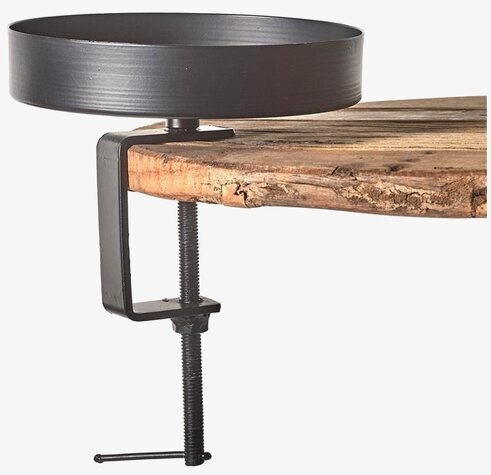 Fat med Skruvstäd från I AM Interior på träbord med ådringar