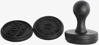 Kakstämpel från Nicolas Vahé med två utbytbara huvuden