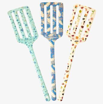 Stekspade - Believe In Red Lipstick från Rice, tre mönster