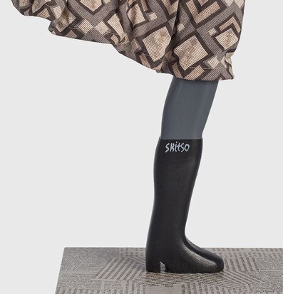 Bordslampa Eleni från Skitso, stiliserad kvinnogestalt