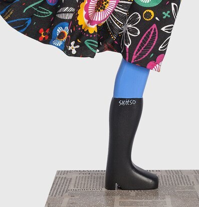 Bordslampa Kentall från Skitso med färgglad blommig skärm