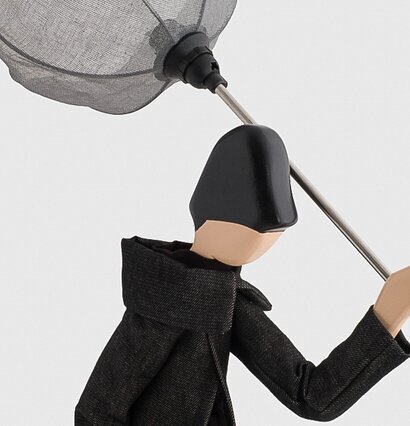 Bordslampa Vrasidas från Skitso, en skulpturell belysning