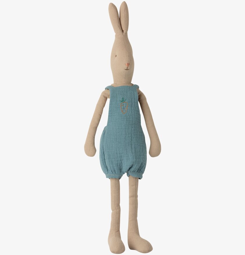 Kanin Size 3 Overalls från Maileg med blå overall och morot