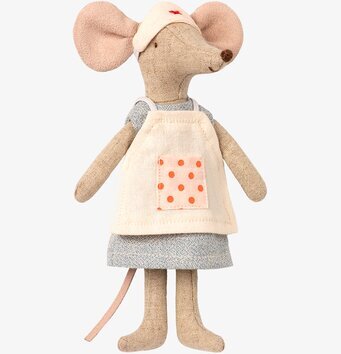Mouse Nurse från Maileg i sjuksköterskeuniform med hätta