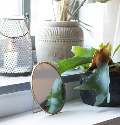 Spegel Rund Stående från IB Laursen på fönsterbräda