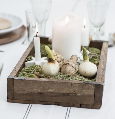 Trälåda Metallbeslag Unika från IB Laursen på dukat bord