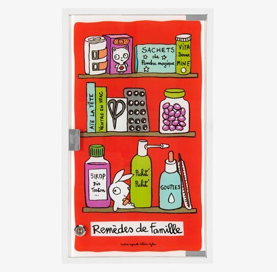 Medicinskåp röd från Derriére la porte med livfull design