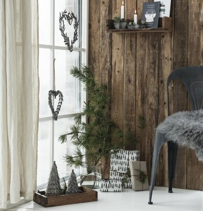 Trälåda Metallbeslag Unika från IB Laursen på trägolv