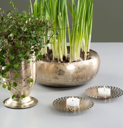 Ljushållare Doris Svart från A Lot Decoration på bord