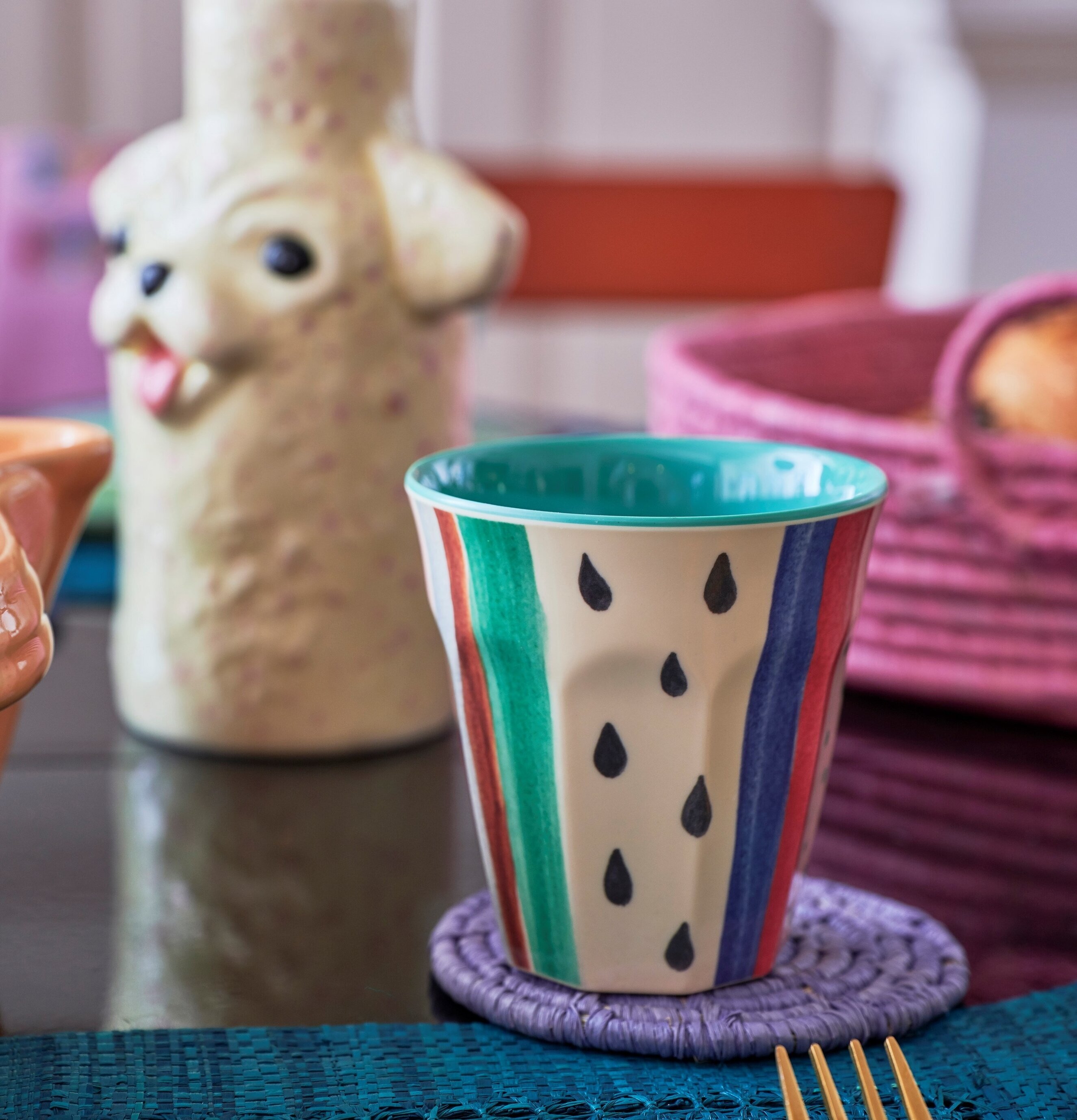 Foto av färgglad och hemtrevlig inredningsmiljö