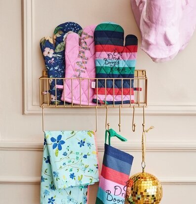 Ugnsvante Selma´s Fall Flower Print från Rice i kök