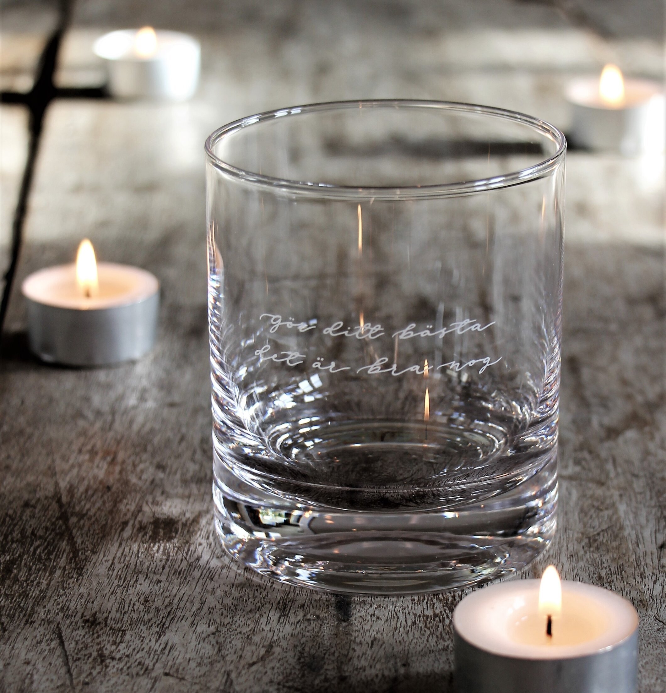 Bild av glasljuslykta för en hemtrevlig atmosfär