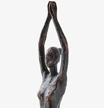 Staty Pose Brons/Svart från Affari med armarna ovan huvudet