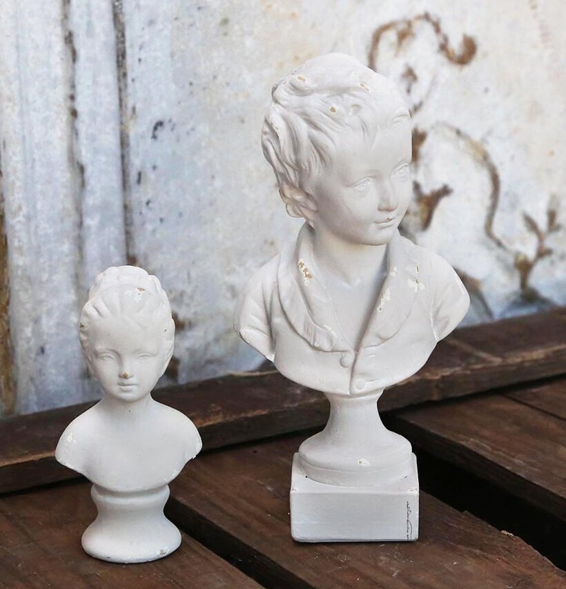 Fransk Byst Ljusgrå från Chic Antique, detaljrika byster