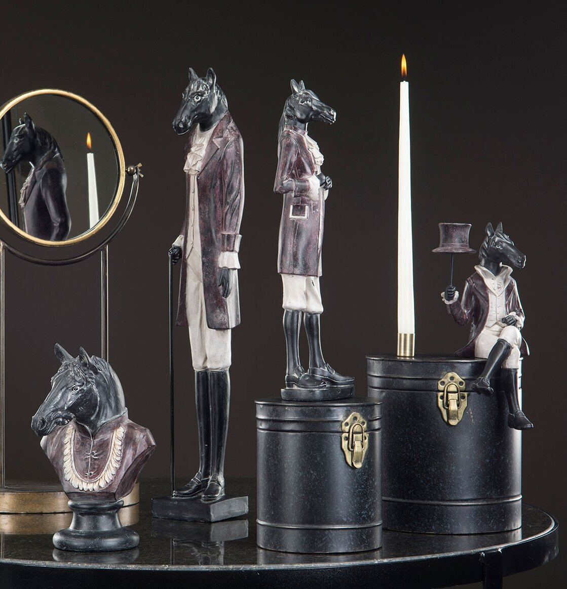 Staty Häst Byst Kavaj från A Lot Decoration med detaljer