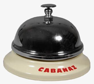 Bordsklocka vanilj från Cabanaz med retro-design och logotyp