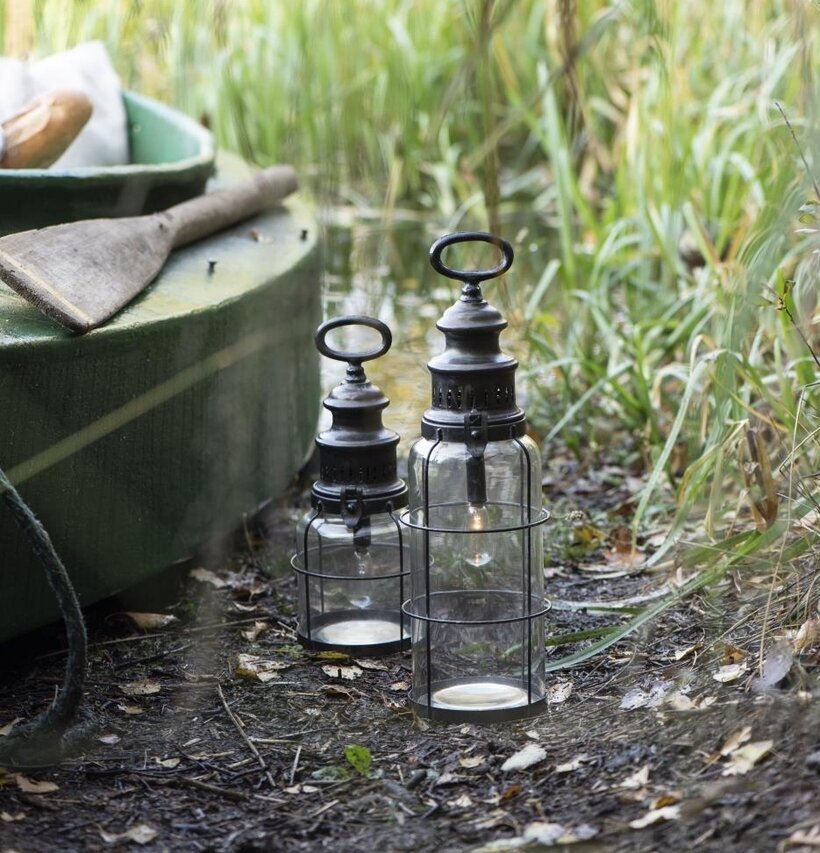 Lanterna LED Metall från IB Laursen i naturlig miljö