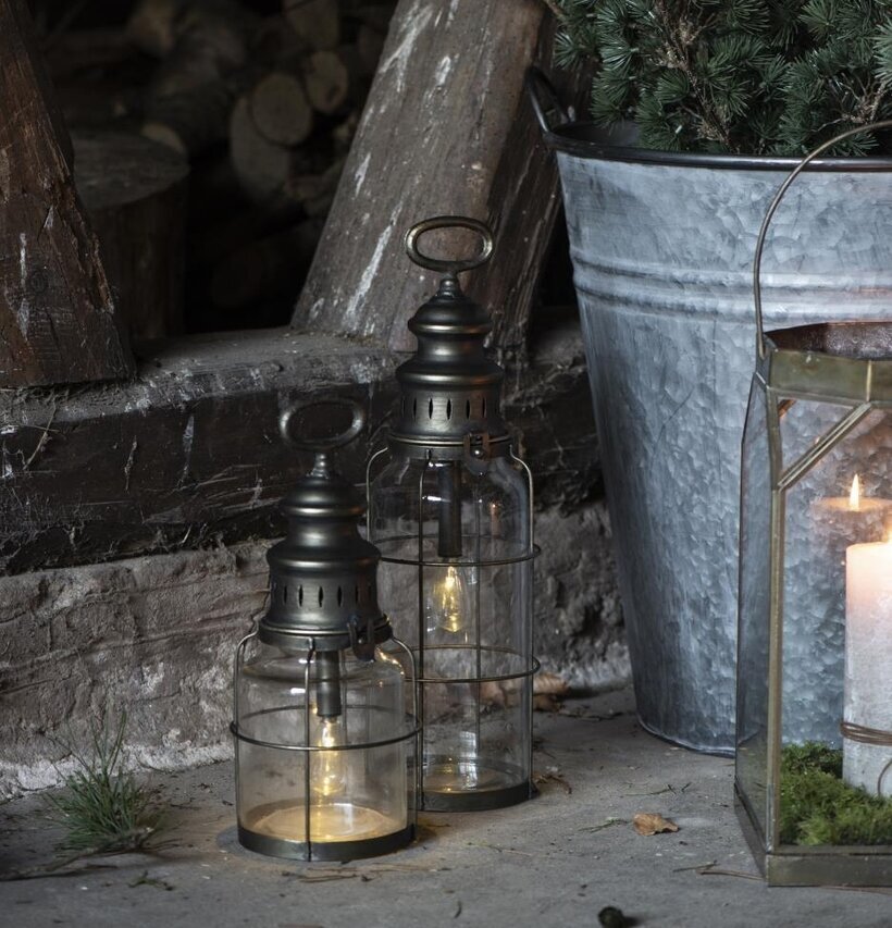 Lanterna LED Metall Mässing från IB Laursen i rustik miljö