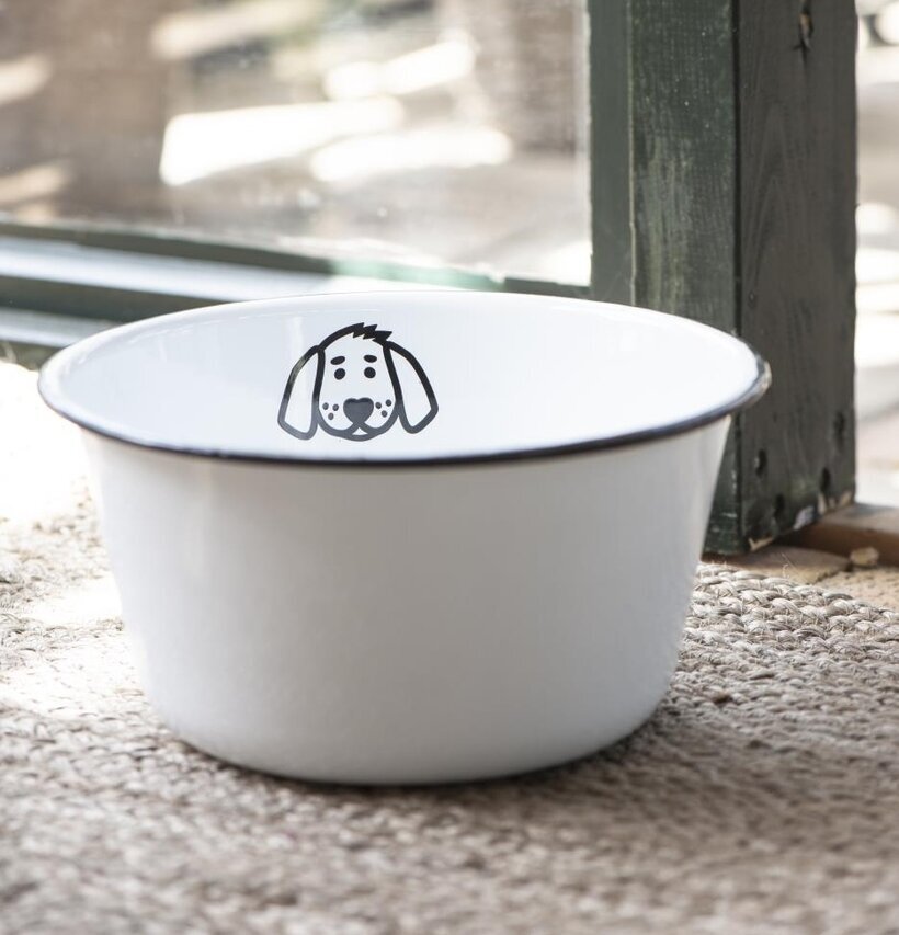 Hundskål Emalj Stor från IB Laursen på beige matta