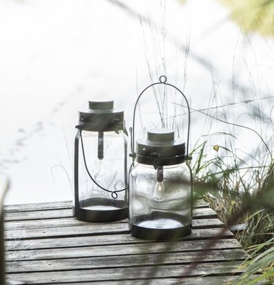 Lanterna LED Metall Svart från IB Laursen vid vattnet