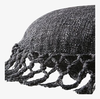 Kudde Fernando Svart från Affari med dekorativa fransar