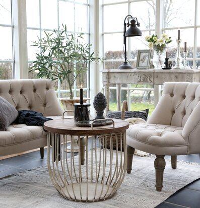 Soffbord Set/2 Antikvit från Chic Antique i ljust vardagsrum