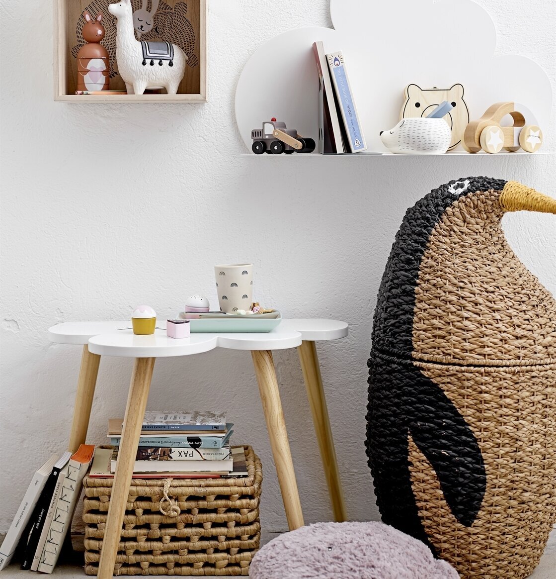 Förvaringskorg Pingvin från Bloomingville i barnrum