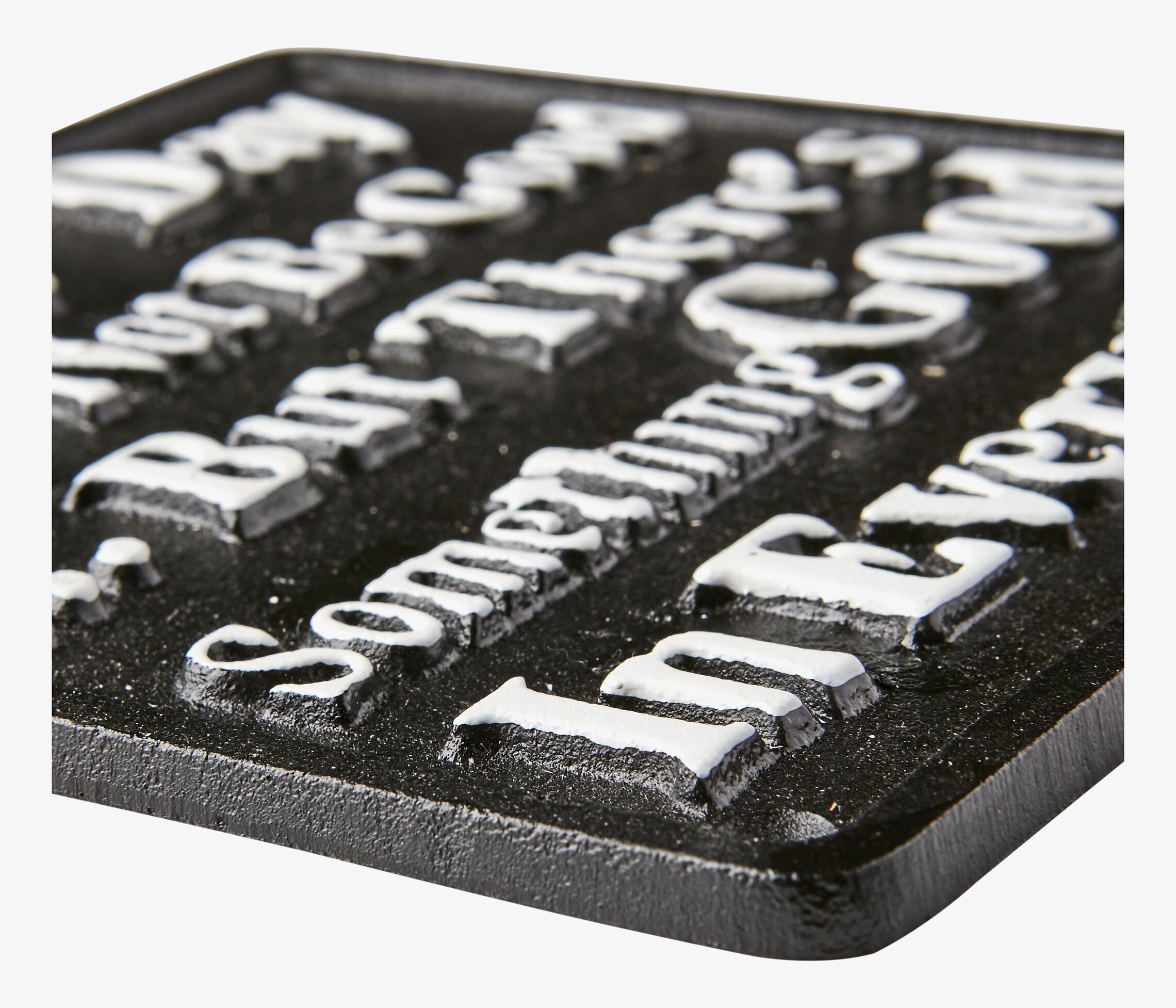 Facia Skylt - Every Day från Affari med svart bakgrund