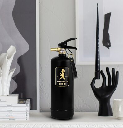 Brandsläckare Design Edition Black Brass från Solstickan
