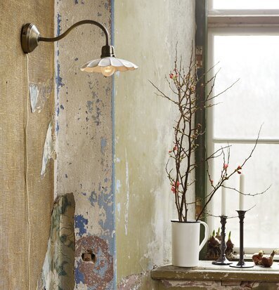 Vägglampa Gustav Vit/Antik Mässing från Strömshaga