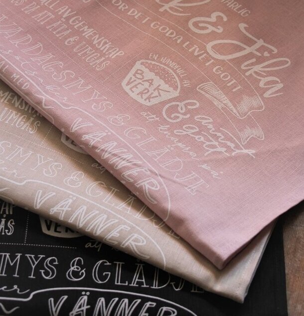 Handduk Kärlek & Fika Recept Rosa från Majas Cottage