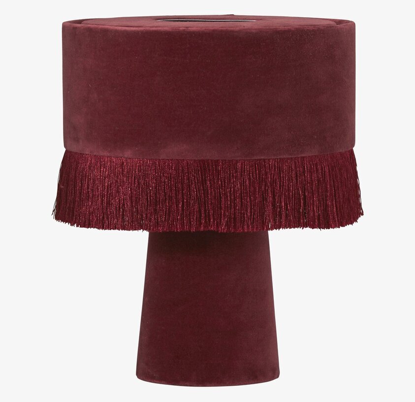 Alexis Bordslampa Vinröd från PR Home med sammet och frans