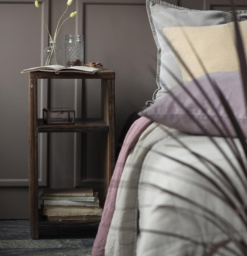 Sidobord Unika från IB Laursen i ett hemtrevligt sovrum