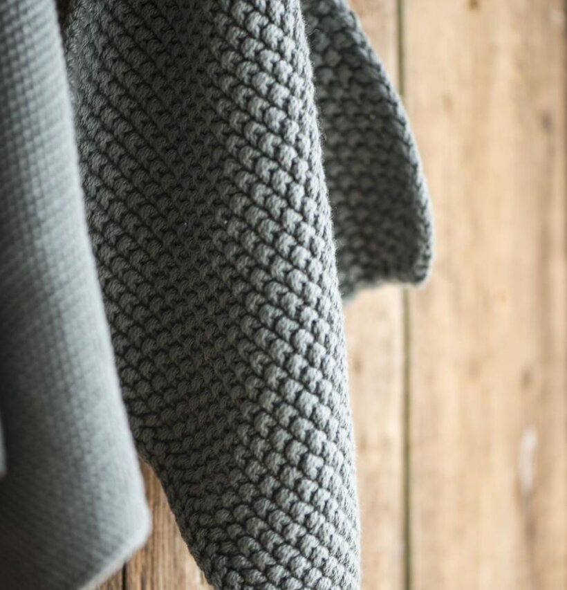 Grytlapp Mynte Mossgrön från IB Laursen mot trävägg