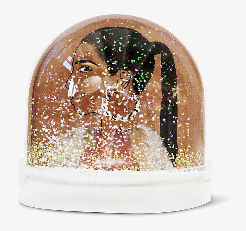 Snöglob Kim K från Shake it Baby med glitter och illustration