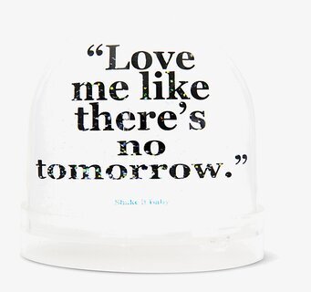 Snöglob Freddy M från Shake it Baby med texten Love me...