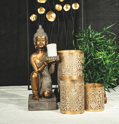 Chaturanga Buddha S från Trademan i meditativ knäböjning