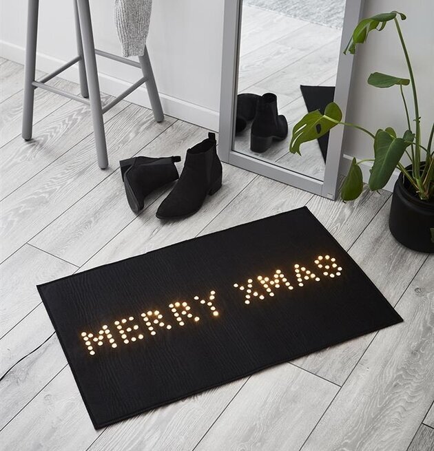 Golvdekoration Merry Xmas från Markslöjd i modernt rum