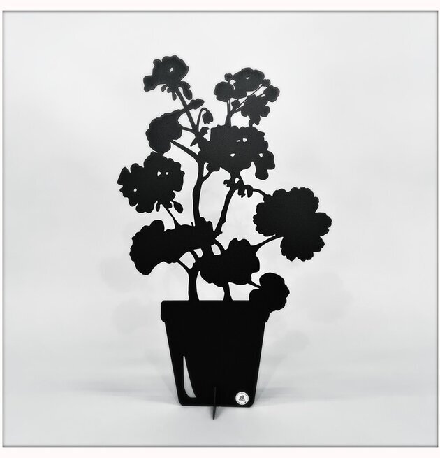 #ÄlskaPlåt Pelargon Stor Svart från Älskaplåt mot vit bakgrund