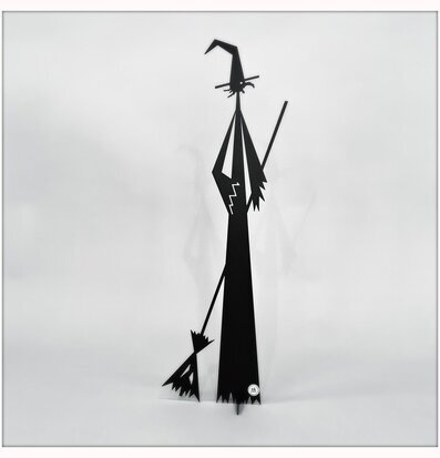 #ÄlskaPlåt Häxa plåtskulptur från Älskaplåt i siluettstil