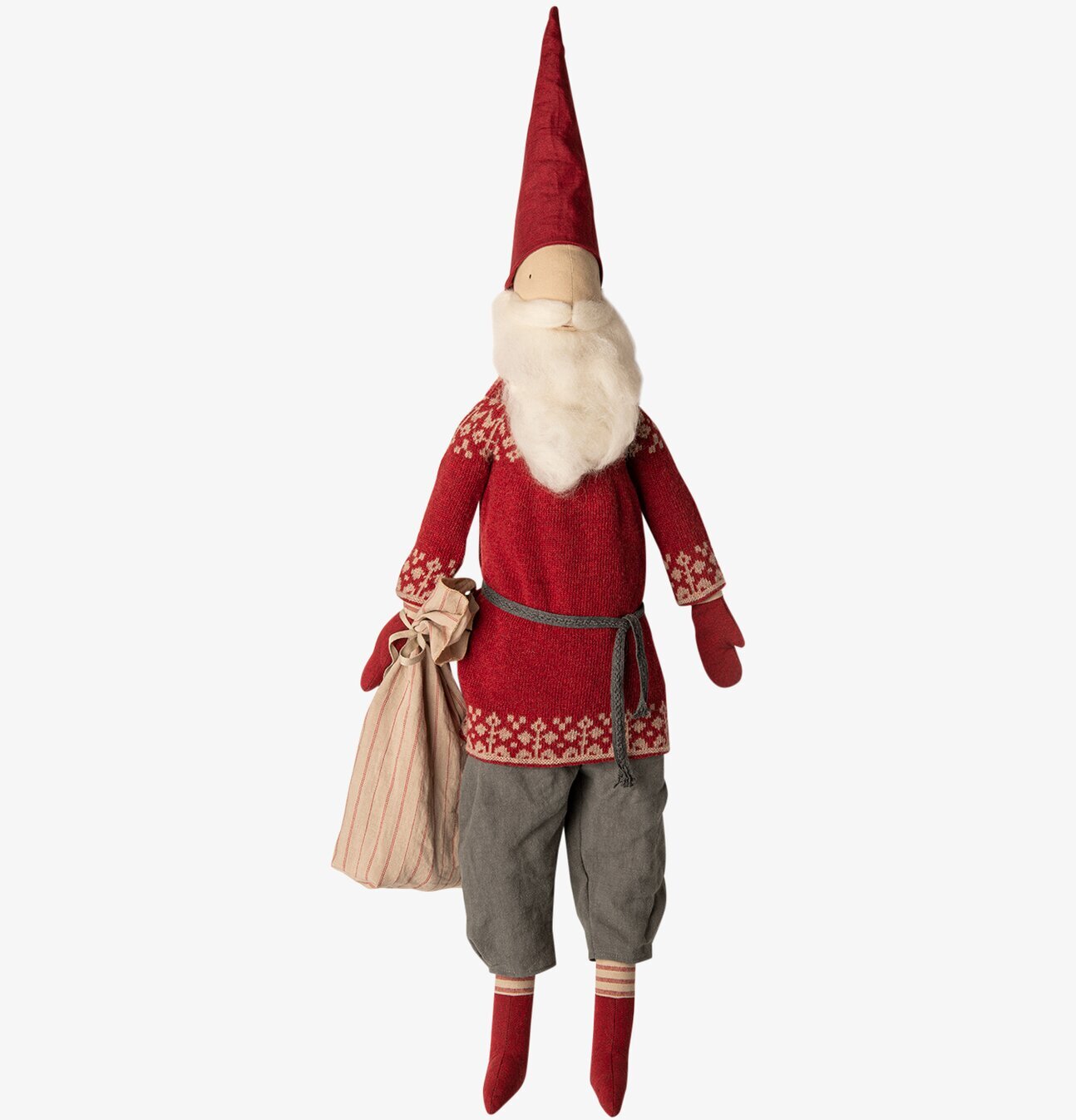 Maileg Santa från Maileg i röd tröja och grå byxor med säck