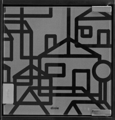 Nyckelskåp Villastad Svart från Dixie på ljus vägg