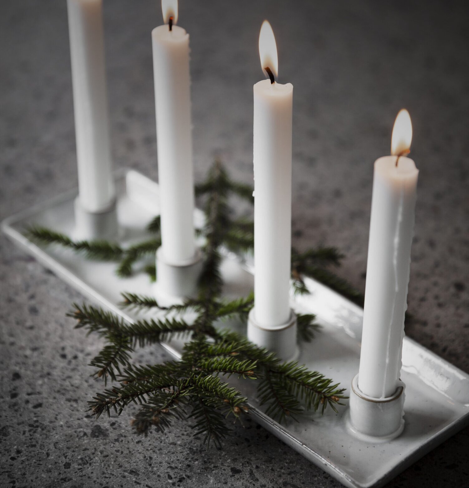 Ljusstake 4 Ljus Natur från Ernst med grankvistar och ljus