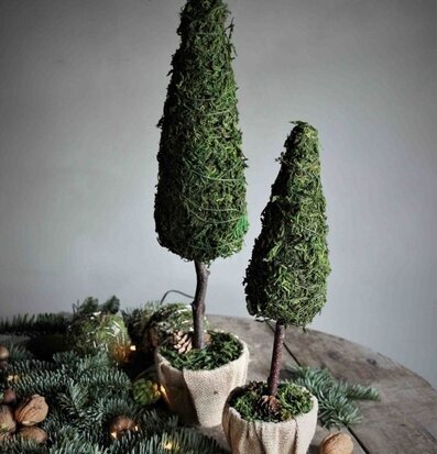 Dekorträd Hög från Majas Cottage med realistiska detaljer