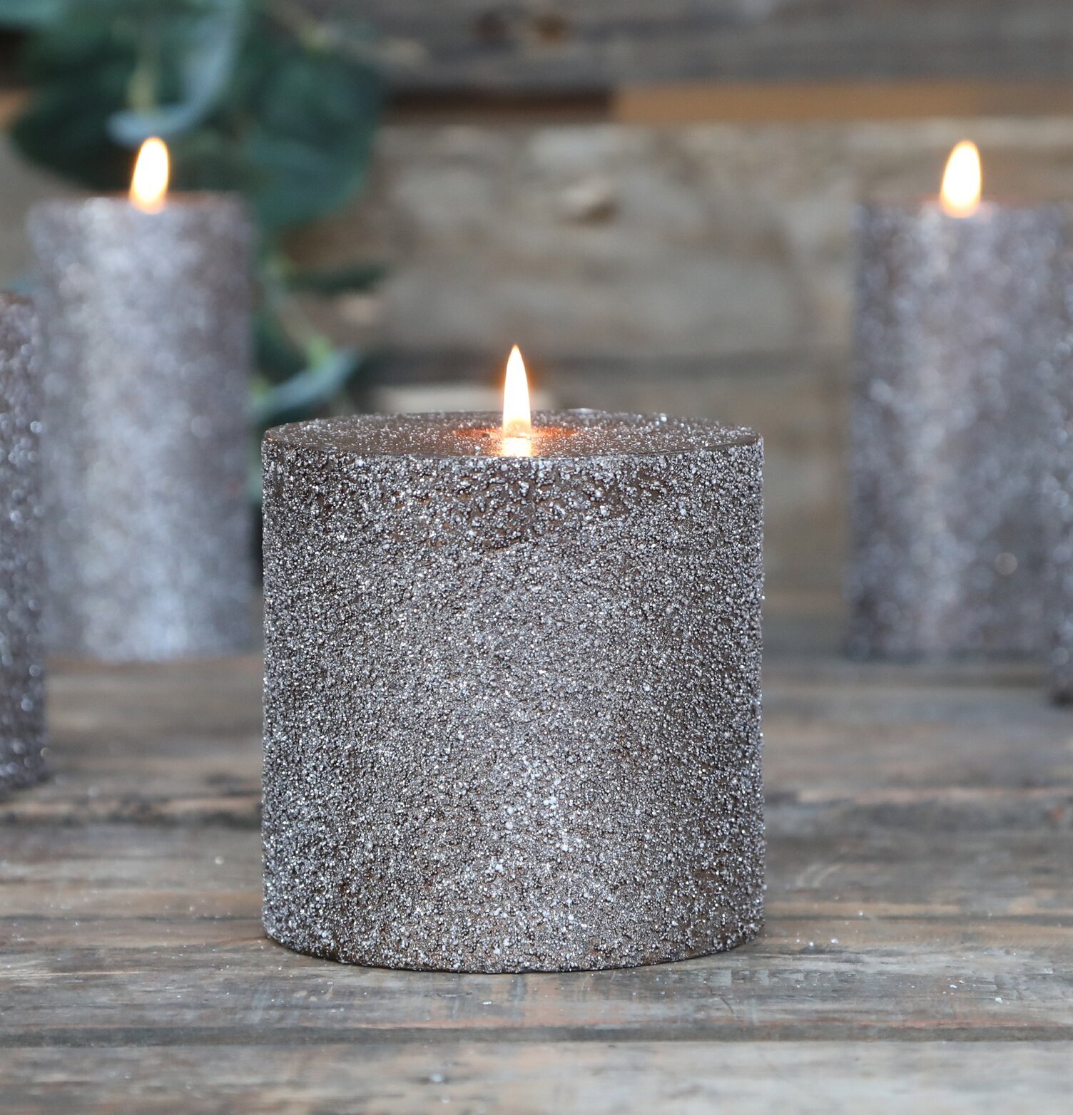 Rustik Blockljus Glitter Mocca från Chic Antique på träyta