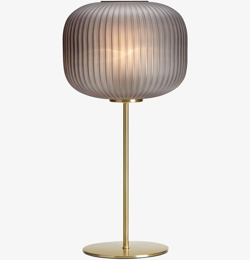 Bordslampa Sober Grå/Mässing från Markslöjd på bord